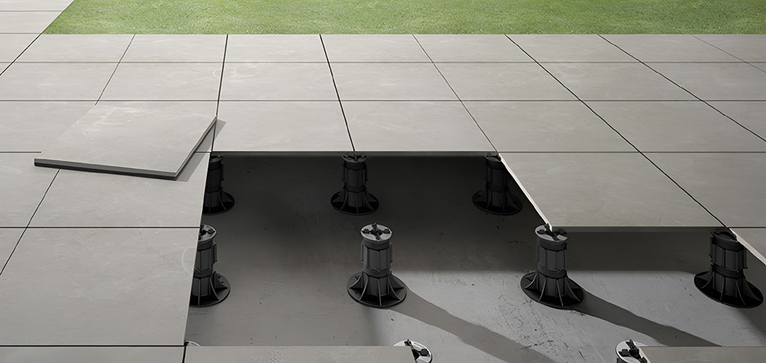 PAVIMENTI SOPRAELEVATI PER ESTERNI