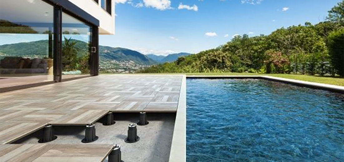 PAVIMENTI SOPRAELEVATI PER ESTERNI